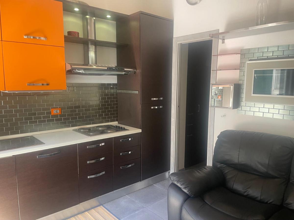 Be Your Home - Grazioso Monolocale Tra Porto E Stazione Civitavecchia Eksteriør billede